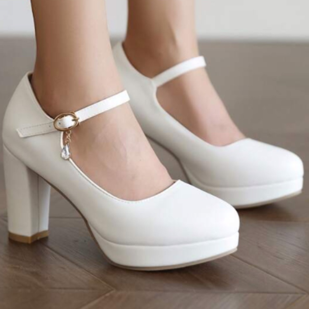Elegant Mary Jane Pumps